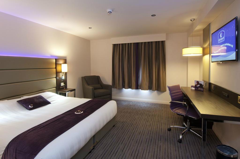 Premier Inn Stirling City Centre Exterior foto